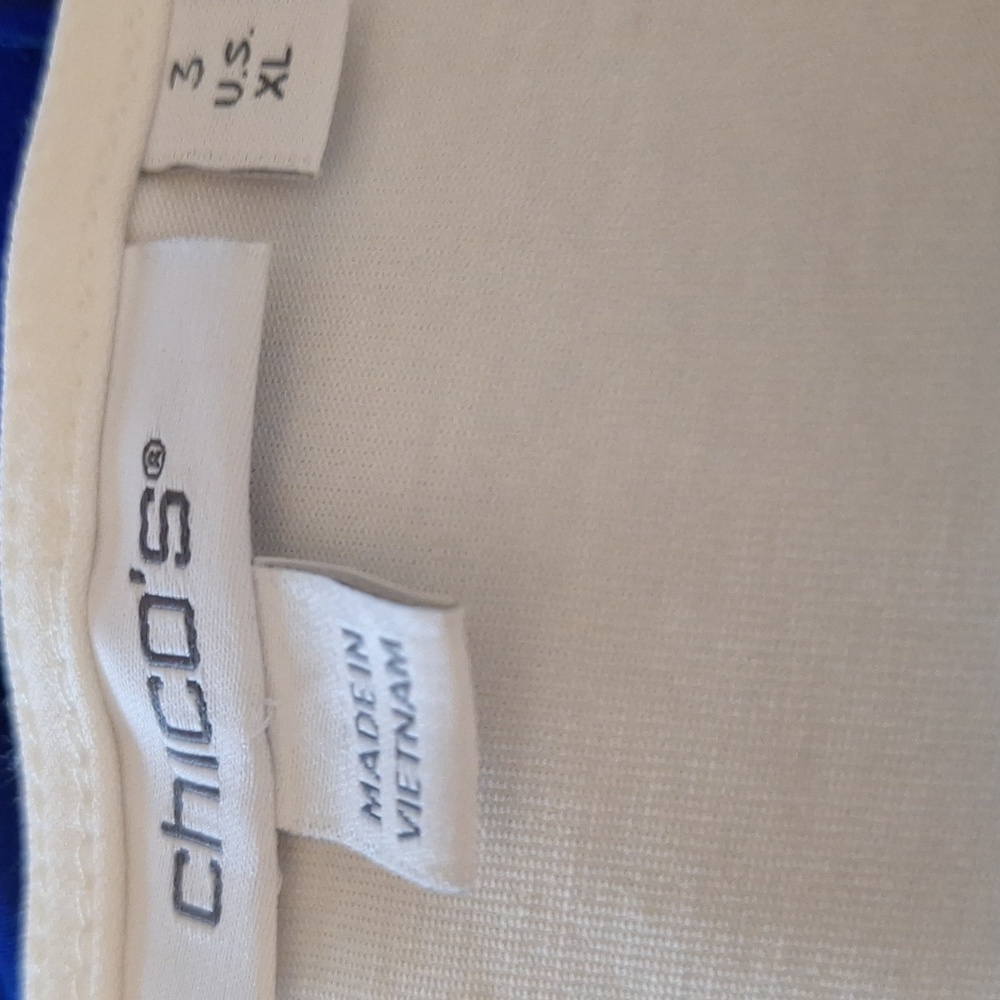 3/$20--Chico's Cotton Cream Blouse, Short White Lacey Sleeves, Slipover, NWOT - Picture 10 of 11